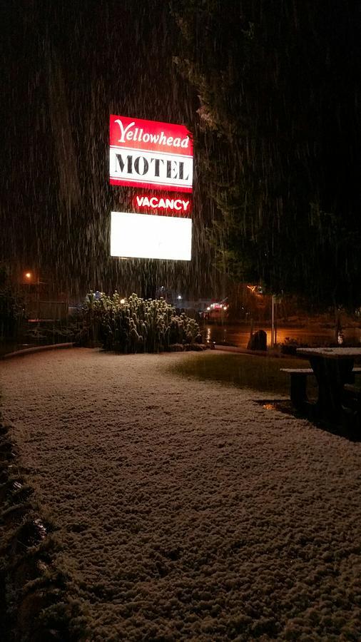 Yellowhead Motel Valemount Exteriér fotografie